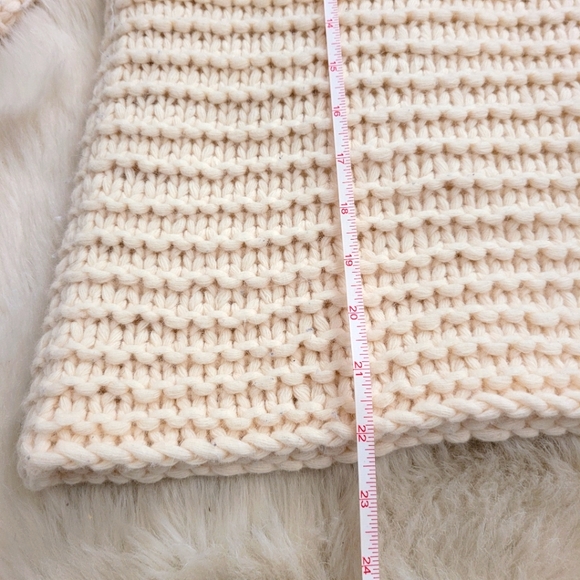 Adorable Gap sweater - Picture 4 of 5